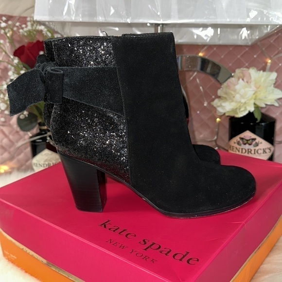 AUTHENTIC KATE ♠️ SPADE BLACK SUEDE GLITTER BACK BOW LANDON ANKLE BOOTS 8M - Picture 5 of 10